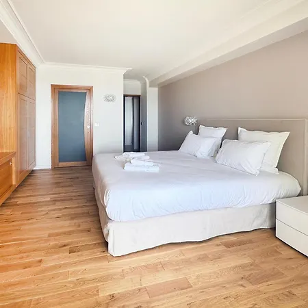 Luxury Sea View 3br Terrace Garage 아파트